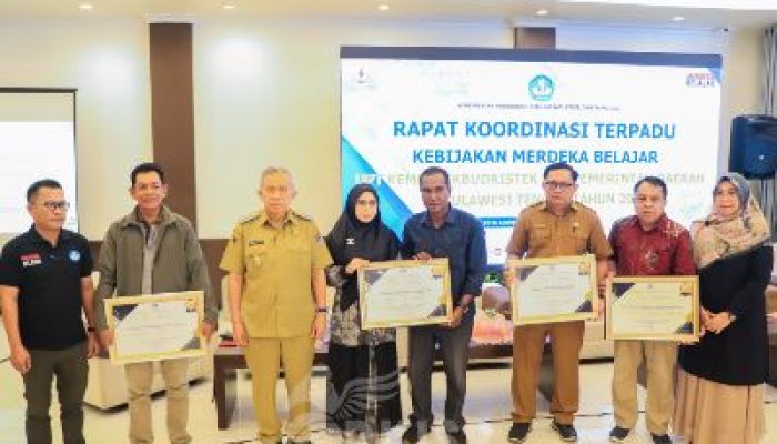 Wakil Bupati Furqanuddin, Membuka Rapat Koordinasi Terpadu Kebijakan Merdeka Belajar di Banggai