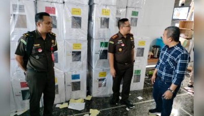 Kejari Banggai, Cek Logistik Pemilu di Gudang KPU