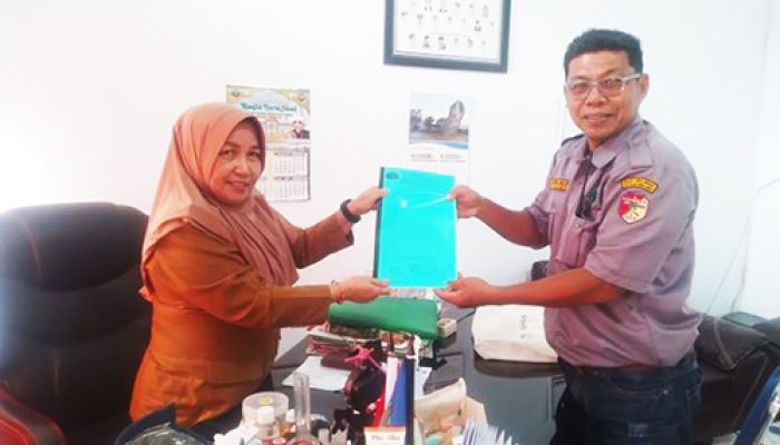 Dokumen legalitas formal Berdirinya Rapi Wilayah  diserahkan Kesbangpol Tojo Una-Una
