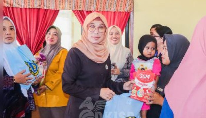 Bunda PAUD Banggai, Serahkan Bantuan Bagi Keluarga Berisiko Stunting