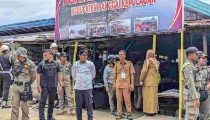 Satuan Polisi Pamong Praja (Sat Pol PP) Ambil Bagian Dalam Pengamanan Kunjungan Presiden RI di Bangkep