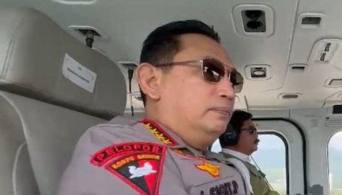 Kapolri Naik Heli Bareng Menko Polhukam, Tinjau Kesiapan Arus Mudik di Merak