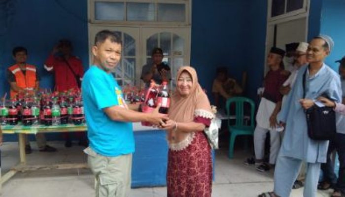 Empat Hari Jelang Idul Fitri, Keluarga Besar Karaton (KBK) Bagi-bagi THR Buat Masyarakat Karaton dan Sekitarnya