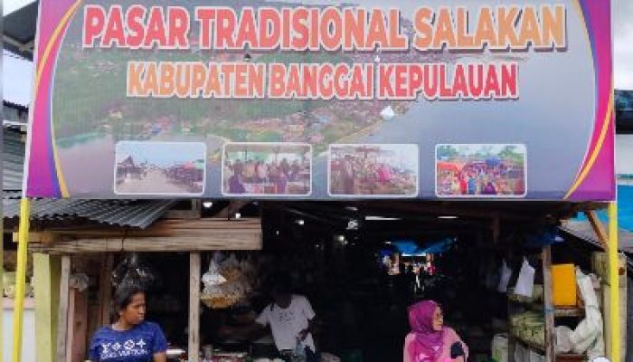 Jelang H-1 Idul Fitri, Pasar Rakyat Salakan Semakin Ramai di Padati Pengunjung Berburu Kebutuhan Lebaran