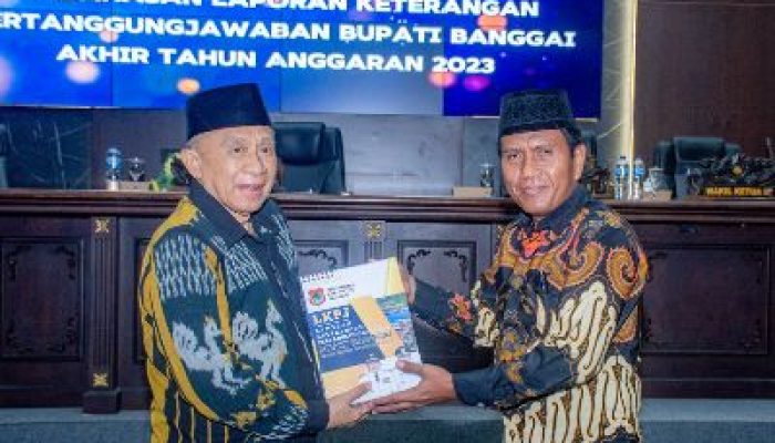 Wakil Bupati Banggai H. Furqanuddin Hadiri Rapat Paripurna DPRD Terkait LKPJ Bupati Banggai Tahun Anggaran 2023