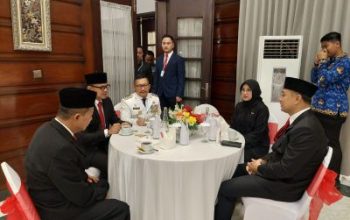 Bupati Amirudin Hadiri Upacara Peringatan Hari Otonomi Daerah XXVIII Tahun 2024 di Kota Surabaya