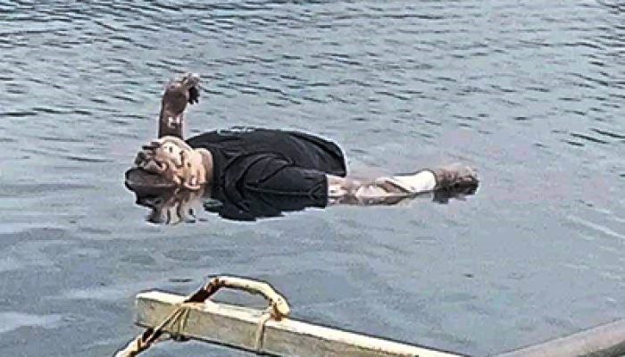 Ditemukan  Tidak bernyawa lagi , Warga Desa Bungayo  yang diduga Korban Keganasan Predator di pelabuhan desa Benteng