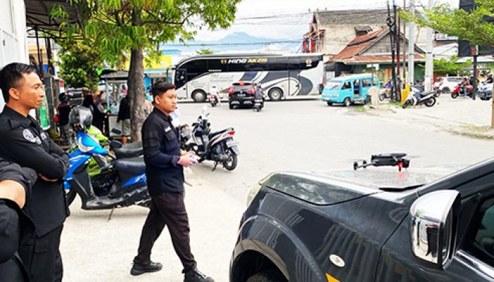 Pantau Arus lalulintas dan Aktifitas Masyarakat, Satgas Humas Gunakan Drone