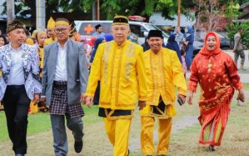 Wabup Furqanuddin Pimpin Upacara Hari Pendidikan Nasional : Komitmen Banggai Untuk Membangun Pendidikan Berkualitas