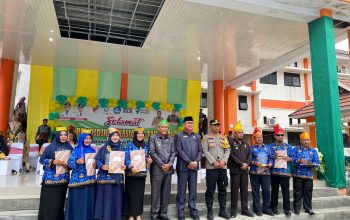 Bupati Tojo Una-Una Memimpin Upacara Peringatan Hardiknas Tahun 2024