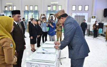 Lantik 104 Pejabat, Berikut Pesan Bupati Tojo Una-una