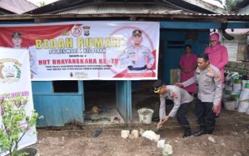 Jelang HUT Bhayangkara ke 78, Polres Morowali Utara Bedah Rumah Warga