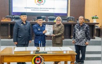 DPRD Terima LKPD T.A 2023 Dan Raperda Pemkab Banggai