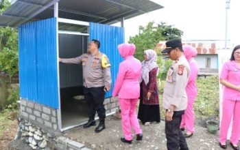 Polres Banggai Bangun Fasilitas MCK dan Air Bersih di Kelurahan Bugis, Dalam Rangka Hari Bhayangkara Ke-78