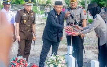 Wakil Bupati Banggai Hadiri Upacara Ziarah dan Tabur Bunga di TMP Tanjung Tuwis Luwuk