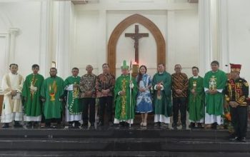 Uskup Manado Hadiri Pisah Sambut Pastor Fanny Manengkey di Morowali Utara