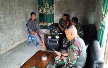 Para Babinsa Koramil 1311-08/Soyo Jaya, Laksanakan Anjangsana di Desa Malino Jaya di Kabupaten Morowali Utara