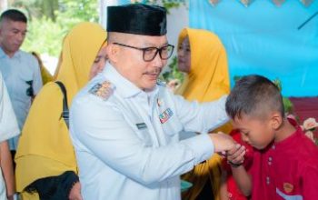 Tabligh Akbar di Desa Samalore Toili, Bupati Amirudin Beri Santunan 118 Anak Yatim