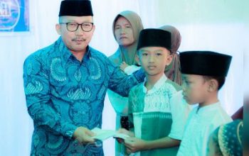 Bupati Banggai Amirudin, Kembali Santuni 80 Anak Yatim Piatu di Kecamatan Moilong
