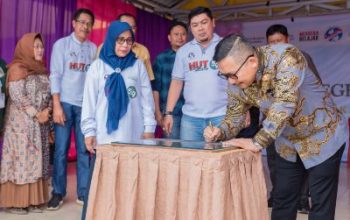 Bupati Amirudin Hadiri Ulang Tahun ke-59 SMP Negeri 2 Luwuk dan Resmikan Gedung Baru