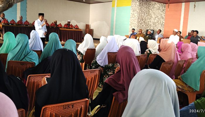 KEDATANGAN PASANGAN ANWAR- RENY MENJADI BERKAH BAGI MASYARAKAT TOJO UNA-UNA