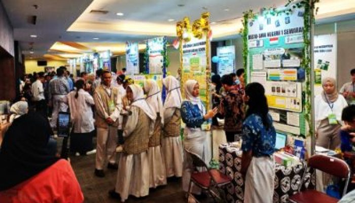 SMP NEGERI 1 AMPANA KOTA MENGIKUTI  KEGIATAN IYSA BERHASIL SABET MEDALI EMAS DAN PERAK