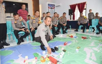 Antisipasi Gangguan Kamtibmas Selama Pilkada 2024. Polres Morut Gelar Tactical Floor Game (TFG)