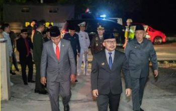 Kenang Jasa Pahlawan, Bupati Amirudin Hadiri Apel Kehormatan dan Renungan Suci di TMP Tanjung Tuwis