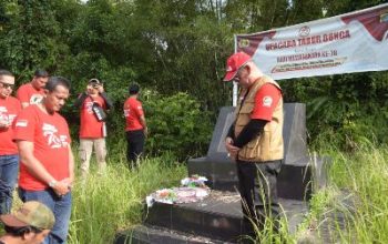Didepan Monumen Andi Sapa Sudirman, Kapolda Sulteng Ajak Jurnalis Mengheningkan Cipta