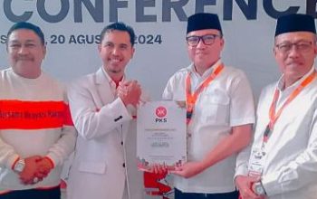 Dukungan Terus Bertambah, PKS Juga Serahkan Dokumen B1-KWK Untuk Pasangan Delis-Djira