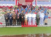 Bupati Morowali Utara Pimpin Upacara HUT ke-79 RI, Serahkan Bonus Kepada Atlet dan Lepas Kontingen PON