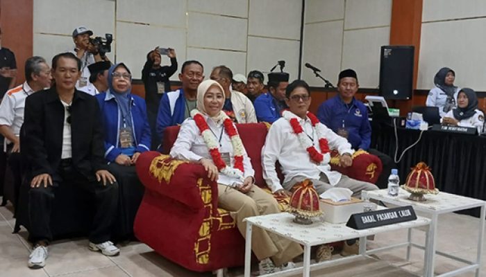 Pasangan SOLUSI Mendaftarkan Diri di KPU Tojo Una-Una Pada Hari Terakhir