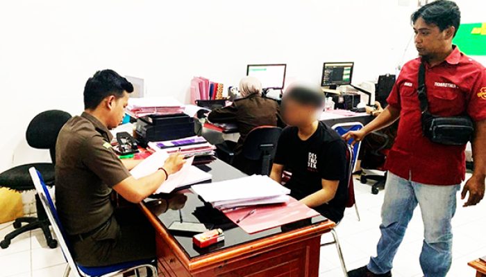 Polsek Biromaru Limpahkan Tersangka Kasus Curanmor ke Kejari Donggala