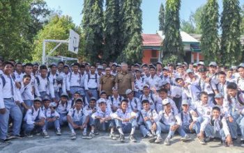 Kunjungi SMA Negeri 1 Bualemo, Bupati Amirudin Sumbang Panggung Minat Bakat