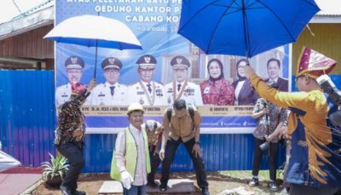 Gubernur Cudy Letakan Batu Pertama Pembangunan Kantor Bank Sulteng Cabang Kolonodale
