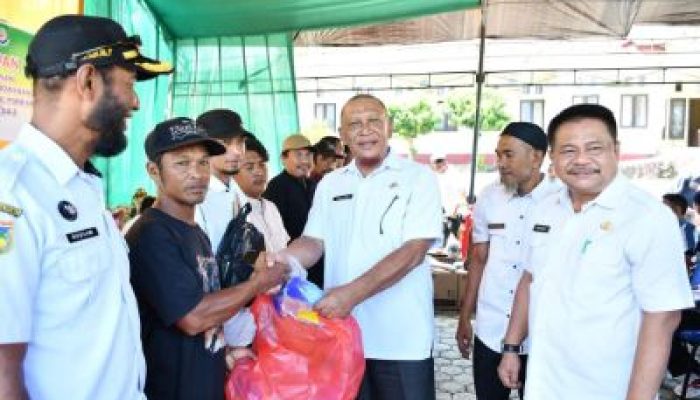 Pemkab Tojo Una-Una Serahkan Bantuan Sarana Dan Prasarana Perikanan.