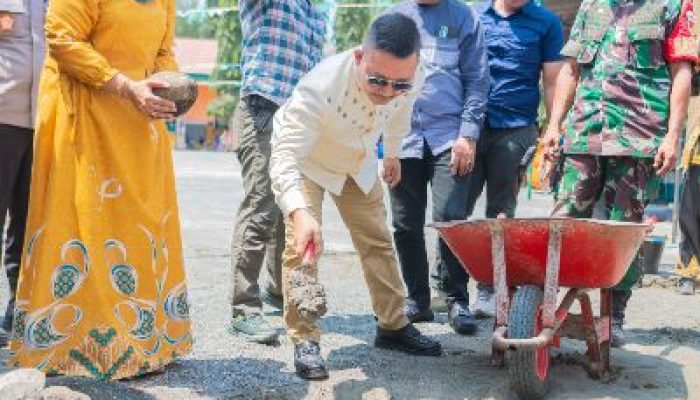 Bupati Amirudin Wujudkan Impian Siswa SMAN 1 Bualemo, Miliki Panggung Minat dan Bakat