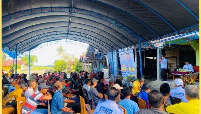 Kampanye Perdana, Amirudin Sapa Warga Moilong dan Furqanuddin Disambut Hangat di Pagimana