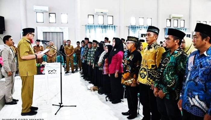 Bupati Tojo Una-Una Mengukuhkan Perpanjangan Masa Jabatan 410 Anggota BPD Sekabupaten