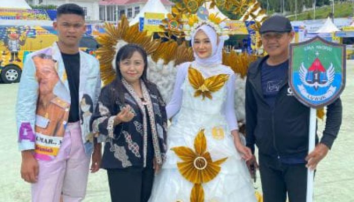 SMAN 1 Luwuk Tampil Memukau Dengan Busana Berbahan Daur Ulang Sampah Plastik, di Ajang Recycle Costum  BGE 2024