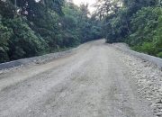 Jalan Rusak Bertahun-tahun di Desa Bakung dan Desa Ondo Ondolu Batui, Kini Diperbaiki Pemerintahan AT-FM
