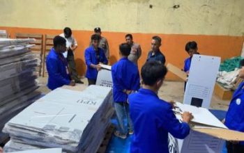 Proses Perakitan 554 Kotak Suara Pilkada Morut Rampung, KPU Pastikan Keamanan Diperketat Hingga Hari Pemilihan