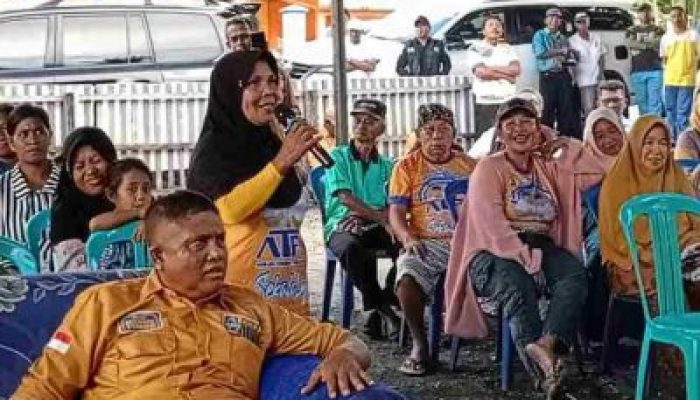 Puluhan Tahun Nanti di Jaman AT-FM Jalan Lorong Kami Teraspal, Tante Imin Warga Desa Kayowa Batui Ucapkan Terimakasih