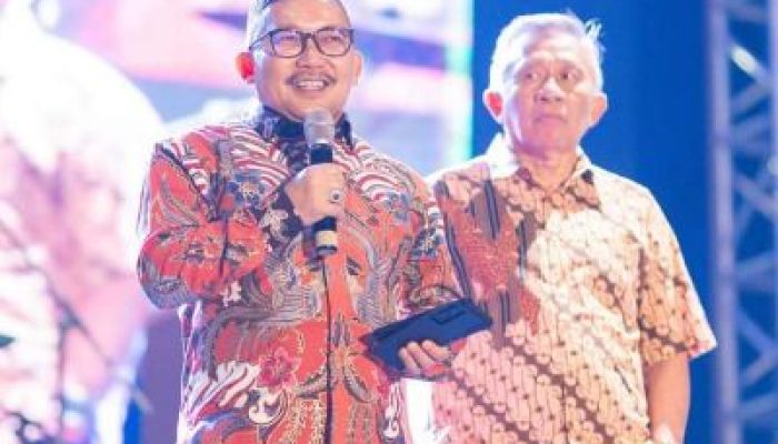Dibawah Kepemimpinan AT-FM, Pemda Banggai Dapat Penghargaan Kemenkumham RI Atas Layanan HKI
