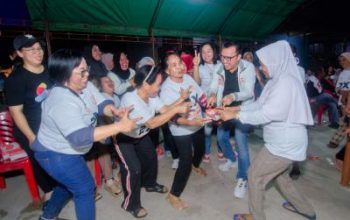Warga Onepute Antusias Mengikuti kampanye Dialogis Pasangan Delis-Djira