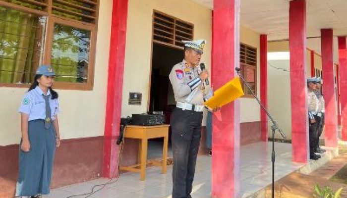 Sosialisasikan Operasi Zebra, Kasat Lantas Polres Morut Edukasi Para Pelajar dan Guru di Sekolah