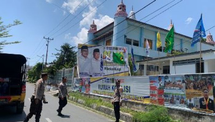 Polisi Patroli dan Kontrol Posko Pemenangan Paslon Bupati Banggai