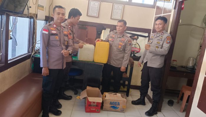 Masyarakat Diajak Laporkan Peredaran Miras, 40 Liter Cap Tikus Disita di Pelabuhan Luwuk