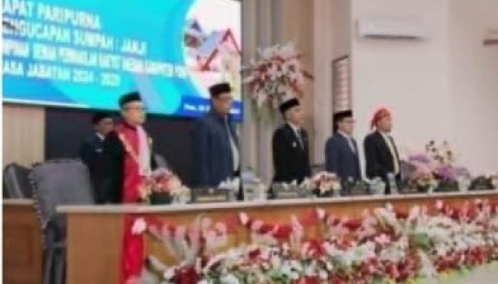 Semuel Munda Resmi Dilantik Sebagai Ketua DPRD Poso Untuk Periode Kedua