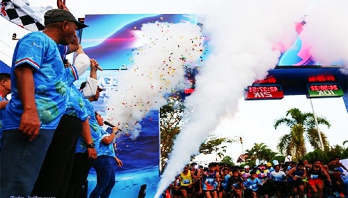 Semarak Togean Half Maraton Diikuti Ribuan Pelari Yang Dirangkai Dengan Senam Masal Menuai Sukses